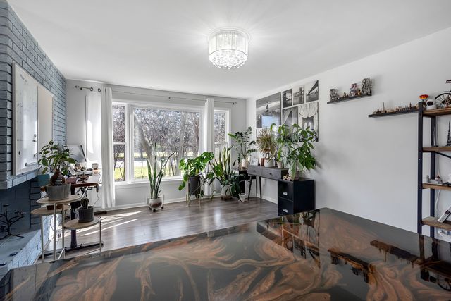 886 W Palatine Road, Palatine, IL 60067