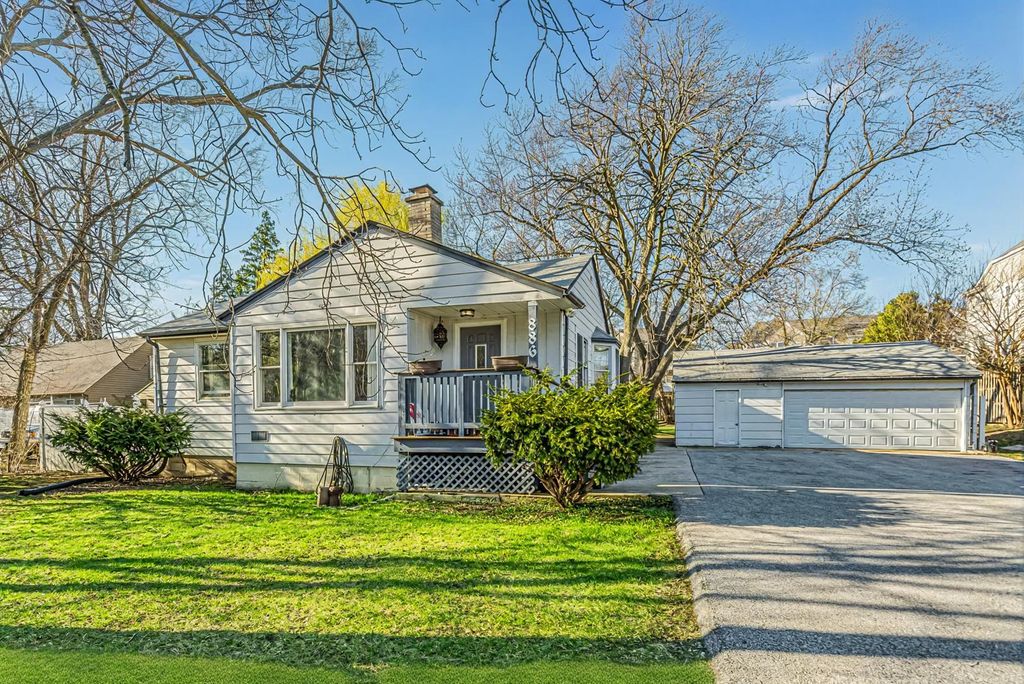 886 W Palatine Road, Palatine, IL 60067