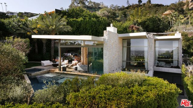 9233 Swallow Drive, West Hollywood, CA 90069