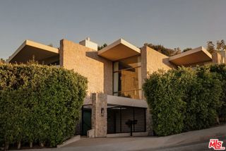 9233 Swallow Drive, West Hollywood, CA 90069