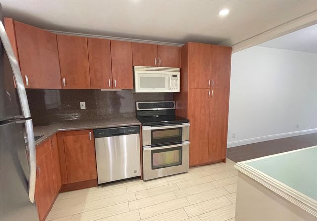 9411 Evergreen Place 302, Davie, FL 33324