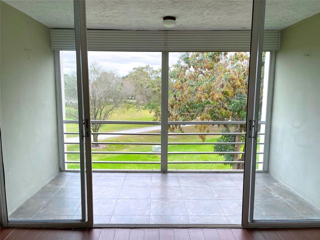 9411 Evergreen Place 302, Davie, FL 33324