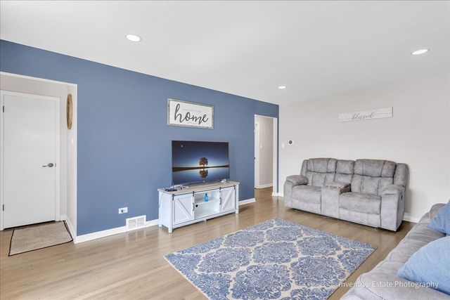 3828 W 116TH Place, Alsip, IL 60803