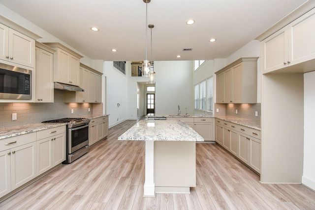 10719 Blossom River Drive, Missouri City, TX 77459