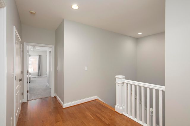 947 Star Shoot Parkway, Lexington, KY 40509