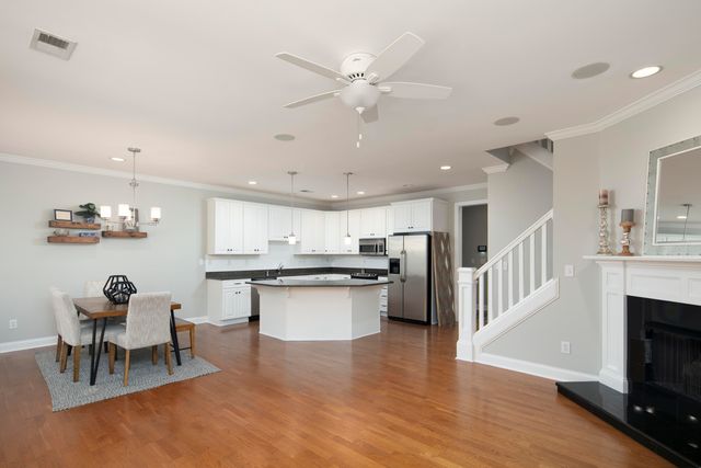 947 Star Shoot Parkway, Lexington, KY 40509