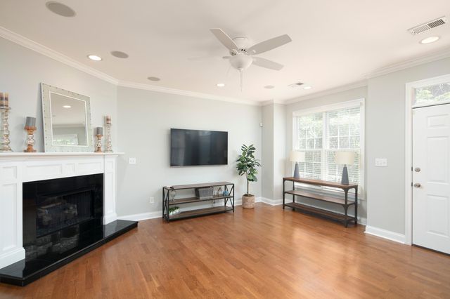 947 Star Shoot Parkway, Lexington, KY 40509