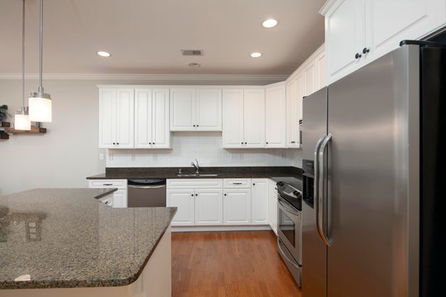 947 Star Shoot Parkway, Lexington, KY 40509