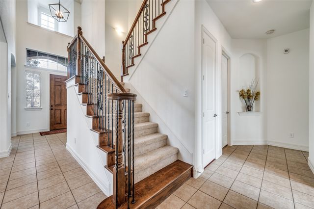 512 Castlewood Drive, Mckinney, TX 75071