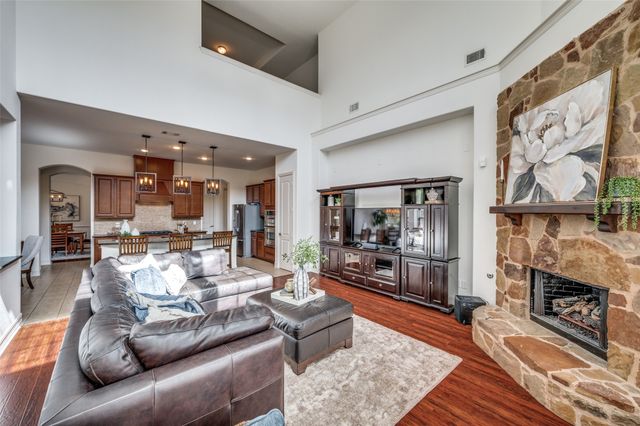 512 Castlewood Drive, Mckinney, TX 75071