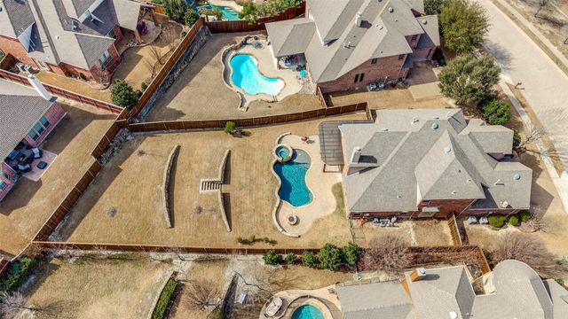512 Castlewood Drive, Mckinney, TX 75071