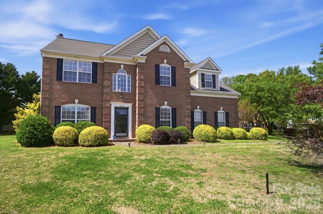 8329 Beardsley Drive, Charlotte, NC 28269