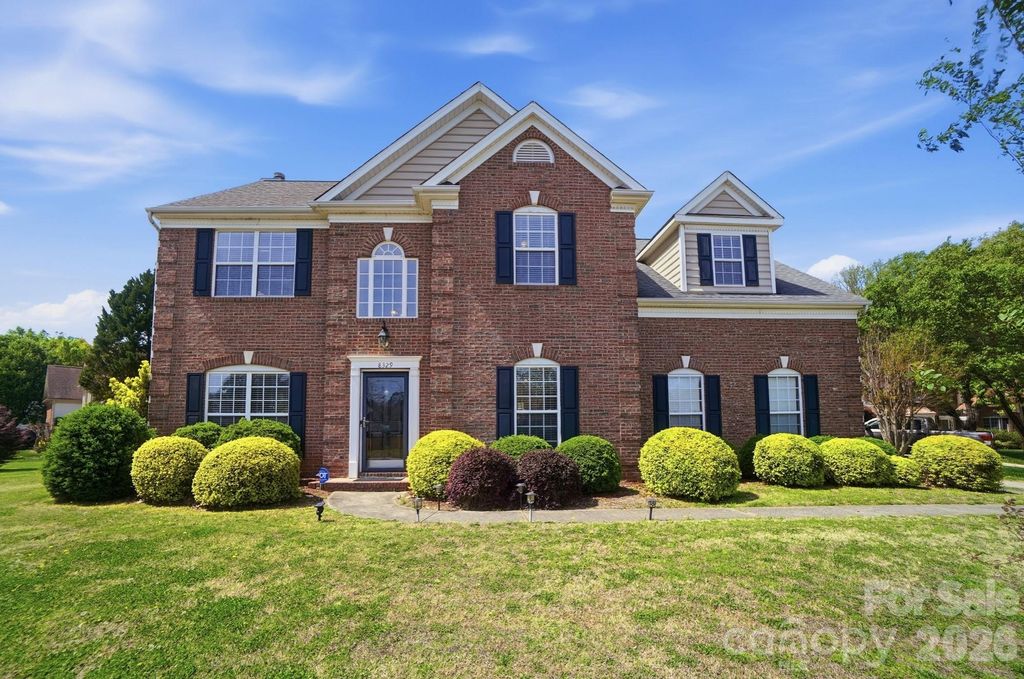 8329 Beardsley Drive, Charlotte, NC 28269