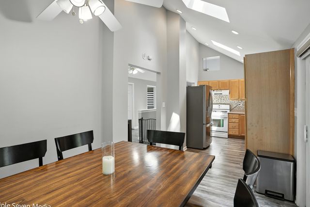 28629 W Ravine Drive, Barrington, IL 60010