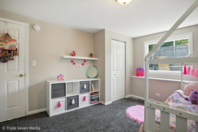 28629 W Ravine Drive, Barrington, IL 60010