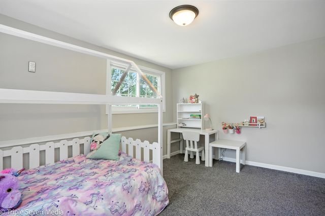 28629 W Ravine Drive, Barrington, IL 60010