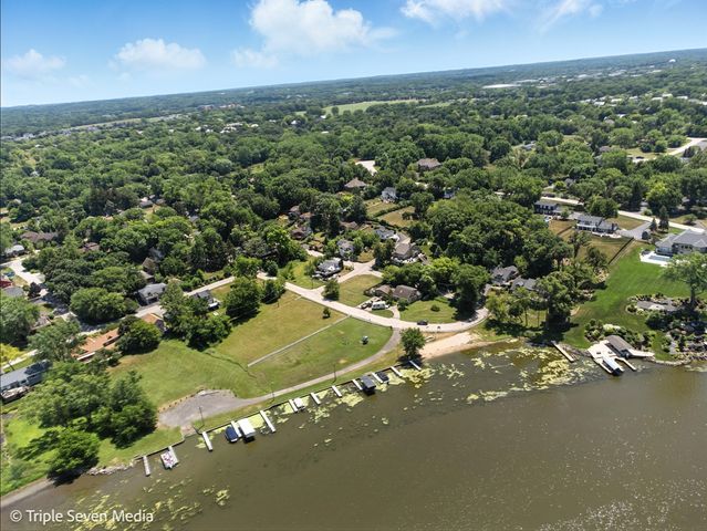 28629 W Ravine Drive, Barrington, IL 60010