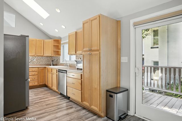 28629 W Ravine Drive, Barrington, IL 60010