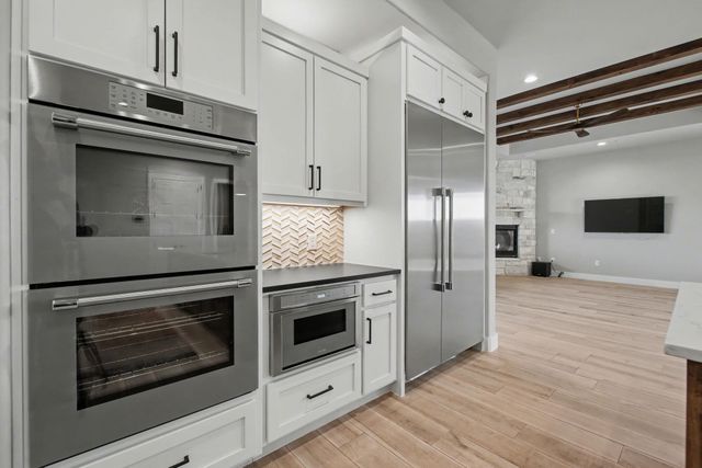 1837 Art Adams WAY, Spicewood, TX 78669