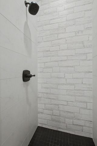 1837 Art Adams WAY, Spicewood, TX 78669