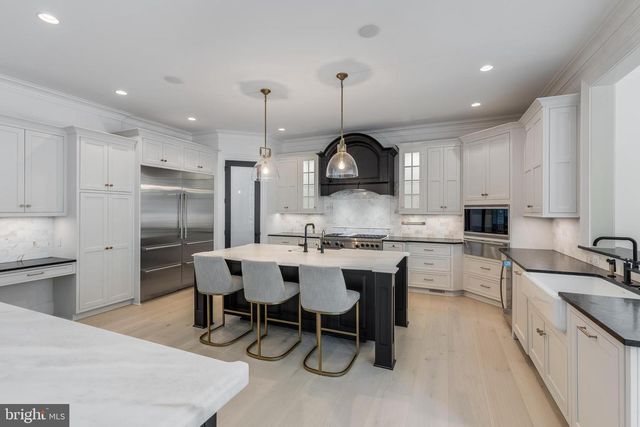 6704 LUPINE LN, Mclean, VA 22101