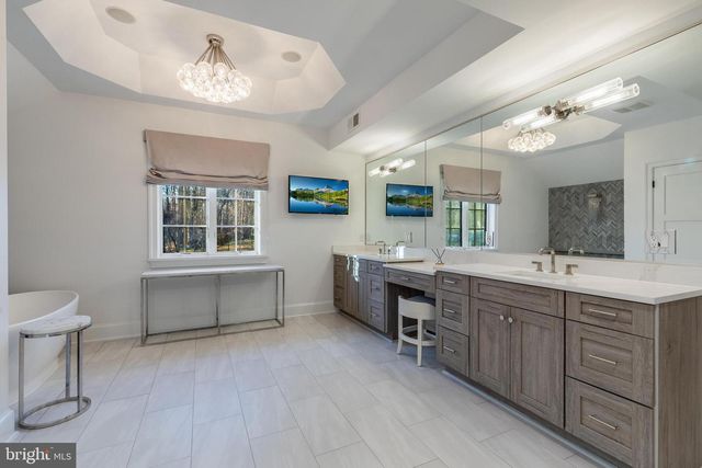 6704 LUPINE LN, Mclean, VA 22101