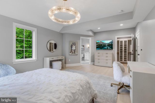 6704 LUPINE LN, Mclean, VA 22101