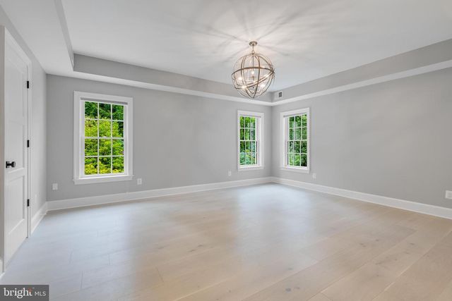 6704 LUPINE LN, Mclean, VA 22101