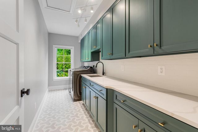 6704 LUPINE LN, Mclean, VA 22101