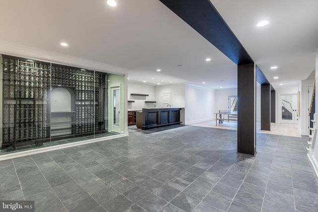 6704 LUPINE LN, Mclean, VA 22101