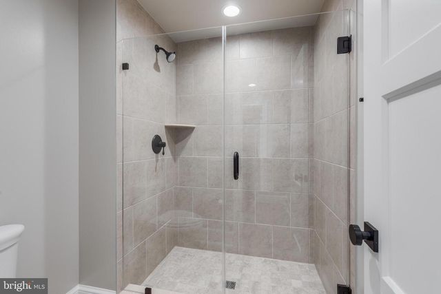 6704 LUPINE LN, Mclean, VA 22101