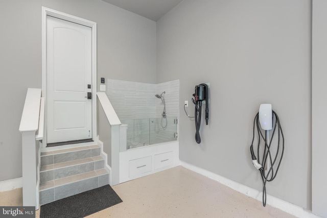 6704 LUPINE LN, Mclean, VA 22101