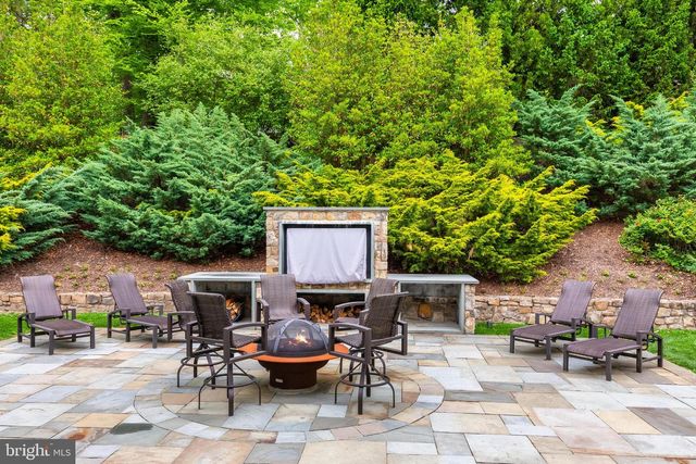6704 LUPINE LN, Mclean, VA 22101