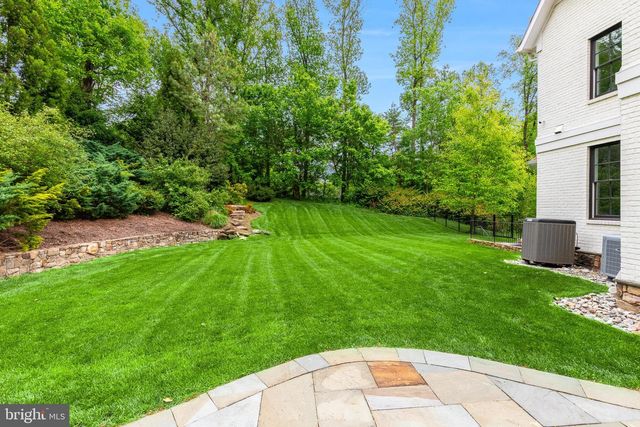 6704 LUPINE LN, Mclean, VA 22101