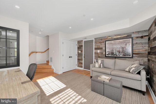 1023 GAITHER RD, Rockville, MD 20850