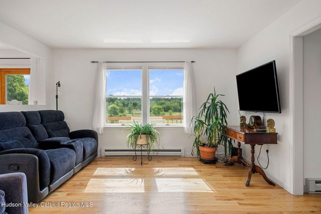 75 Eastern Parkway, Germantown, NY 12526