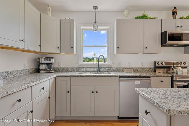 75 Eastern Parkway, Germantown, NY 12526