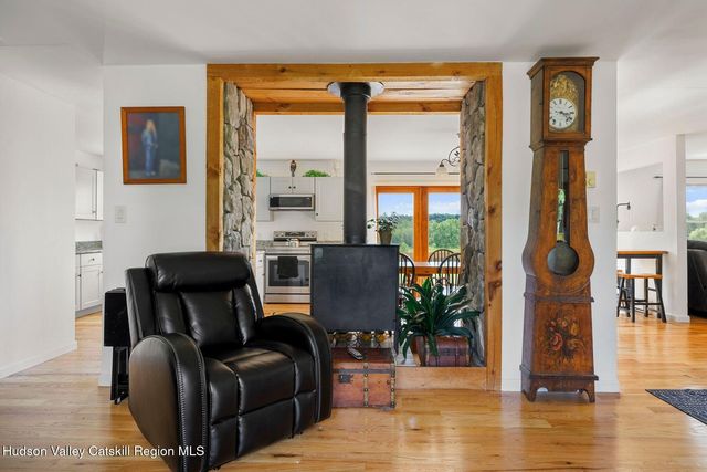 75 Eastern Parkway, Germantown, NY 12526