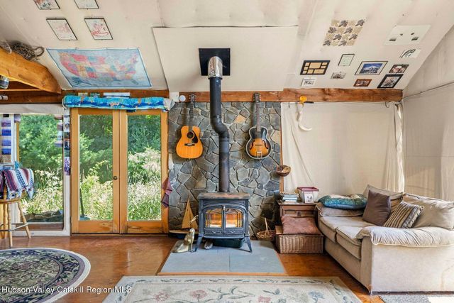 75 Eastern Parkway, Germantown, NY 12526