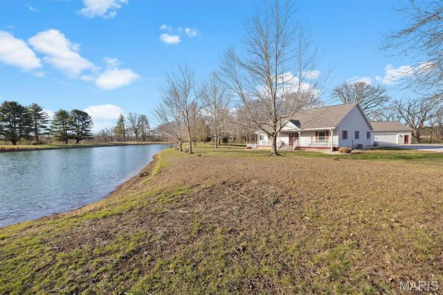 34686 Gun Club Road, Brighton, IL 62012