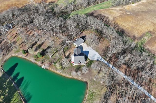 34686 Gun Club Road, Brighton, IL 62012