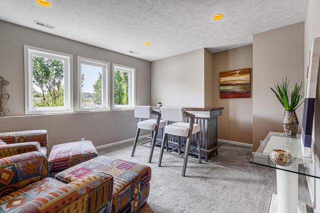 412 SABRINA Circle, Council Bluffs, IA 51503