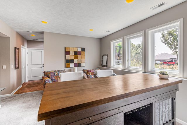 412 SABRINA Circle, Council Bluffs, IA 51503