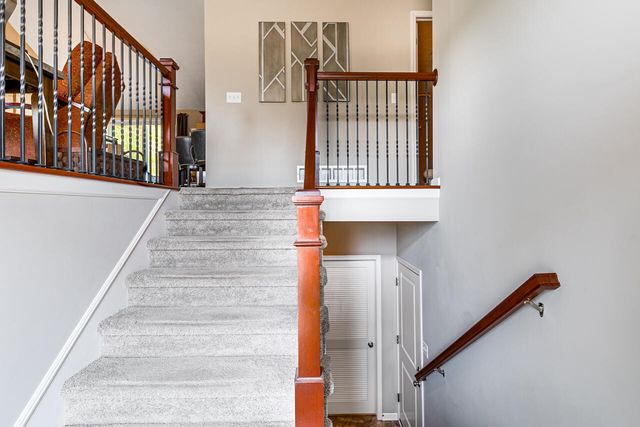 412 SABRINA Circle, Council Bluffs, IA 51503