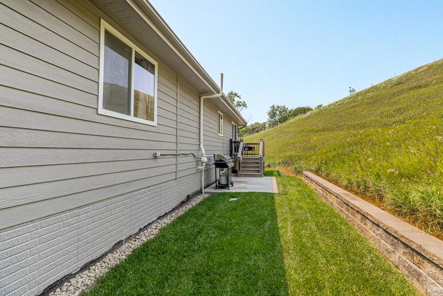 412 SABRINA Circle, Council Bluffs, IA 51503