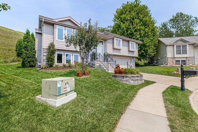 412 SABRINA Circle, Council Bluffs, IA 51503