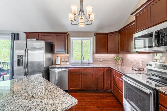 412 SABRINA Circle, Council Bluffs, IA 51503
