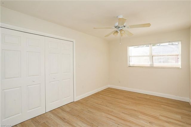 521 96th AVE N B, Naples, FL 34108