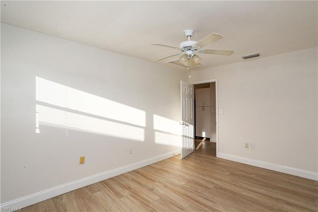 521 96th AVE N B, Naples, FL 34108