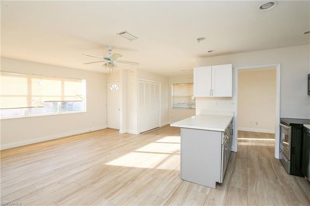 521 96th AVE N B, Naples, FL 34108